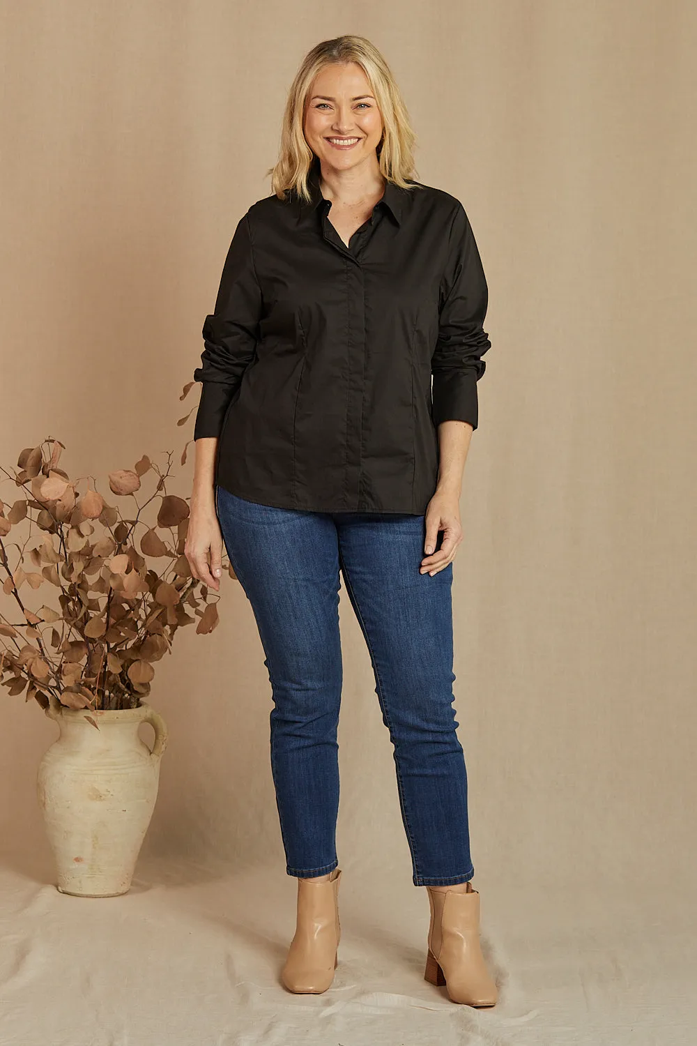 Brinley Poplin Stretch Shirt in Black