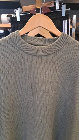 TEXTURED WEAVE SWEATER (Green)